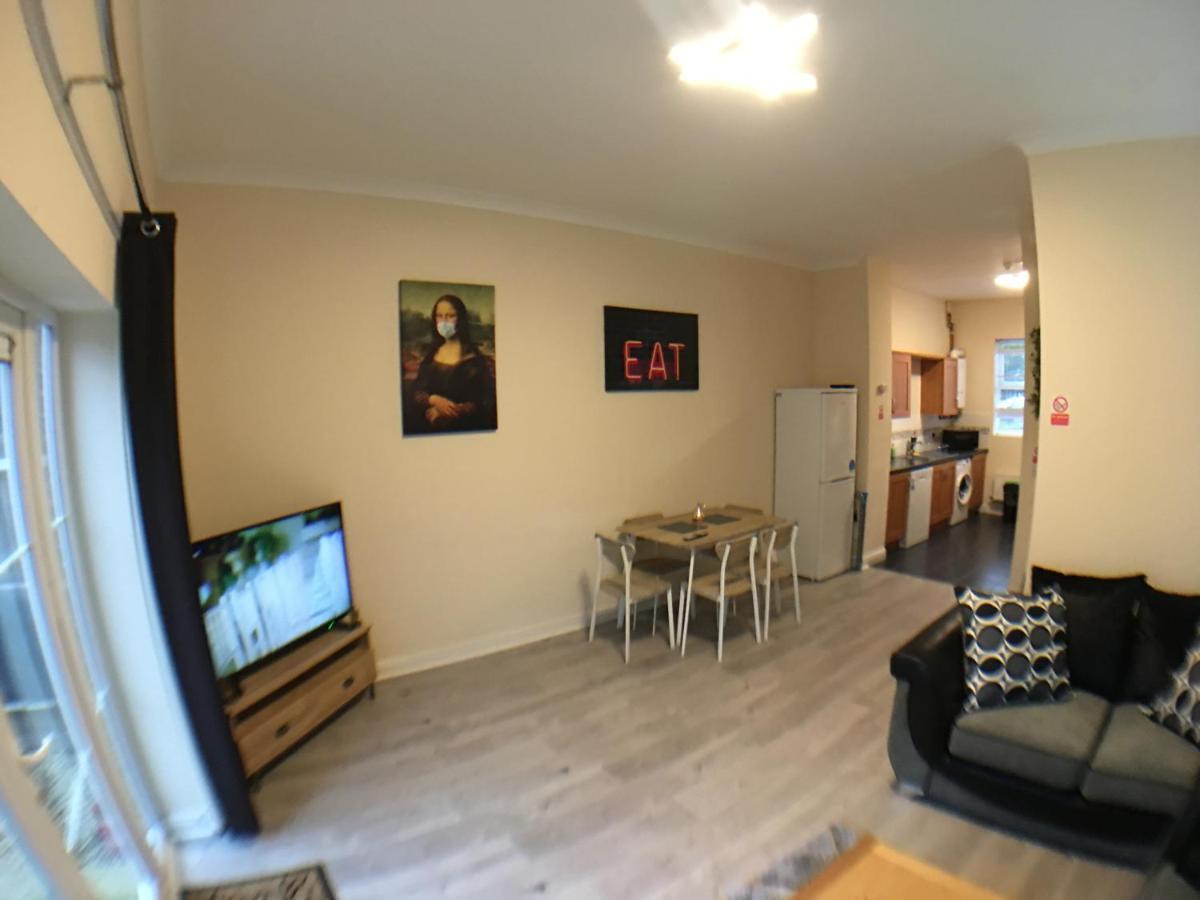 Very Large House, 6 Beds, 4 Bedrooms, 3 Bathrooms, 5 Smart Tv'S & Van Parking Boston Luaran gambar